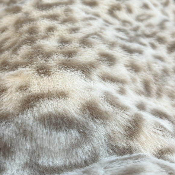 Andree By Unit SNOW LEOPARD PRINT PLUSH FAUX FUR SHERPA FULL ZIP JACKET Sz Large - Picture 8 of 8